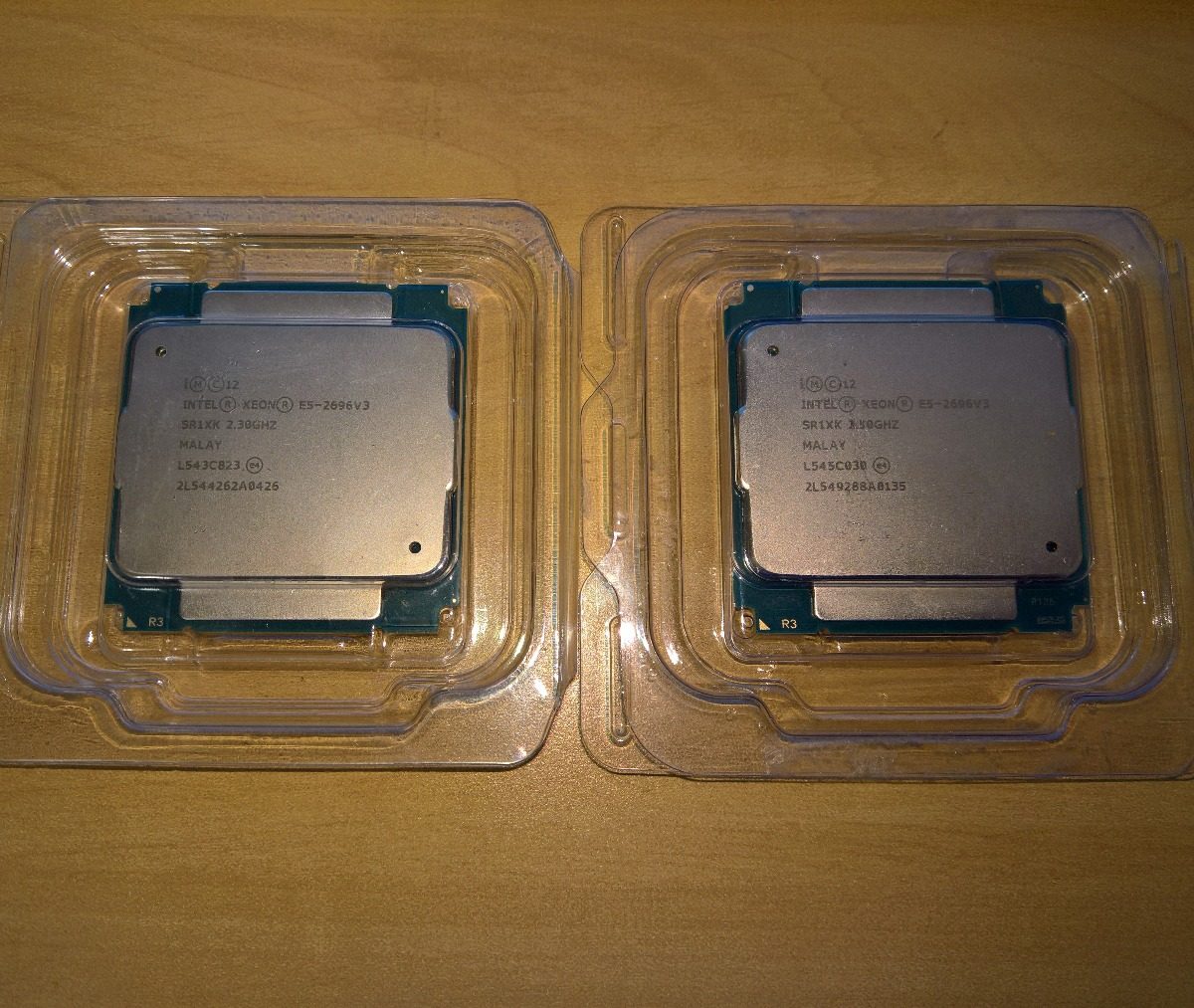 ○○18コア○○ intel XEON E5-2696 v3 2.30GHz+ustokalon.tj