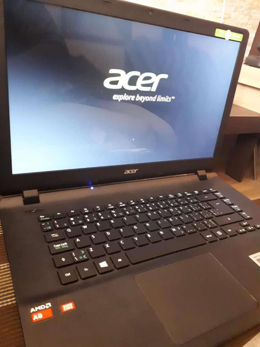 Acer es15 не включается