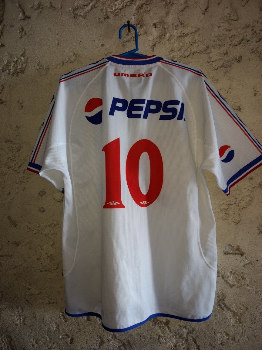 Antigua Camiseta Club Nacional De Futbol Talle Adulto - $ 1.200,00 en Mercado Libre