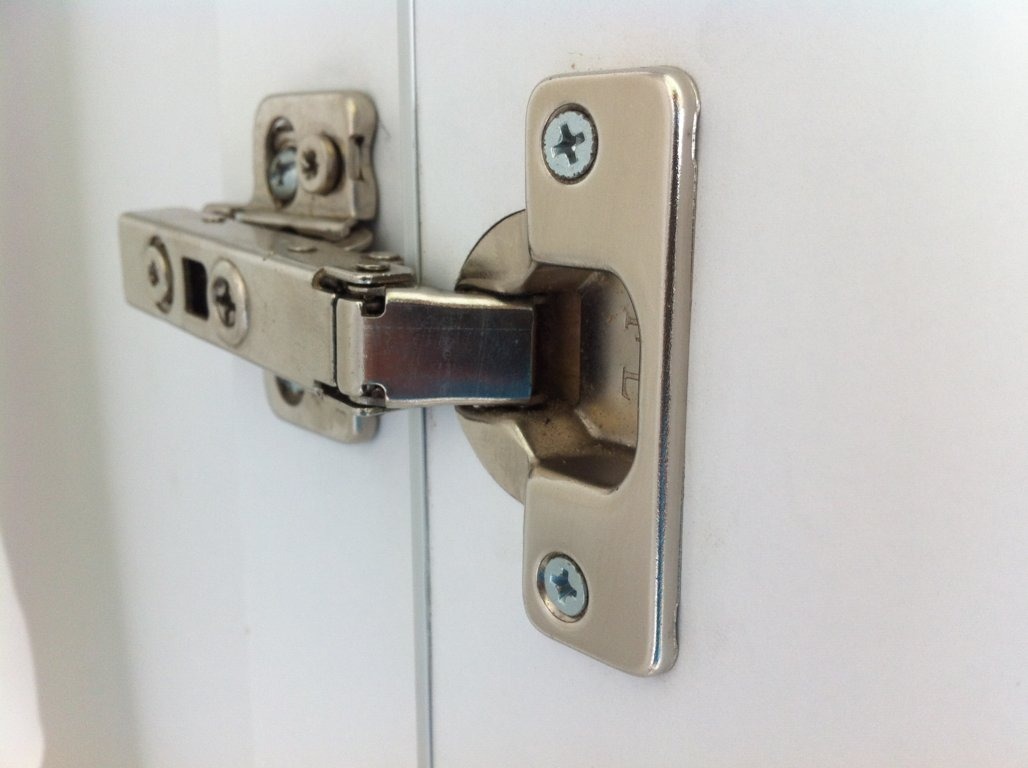 Bisagra Puerta Mueble Cocina 35 Mm Codo 18 - $ 8,40 en Mercado Libre Bisagra Puerta Mueble Cocina 35 Mm Codo 18 - $ 8,40 en Mercado Libre