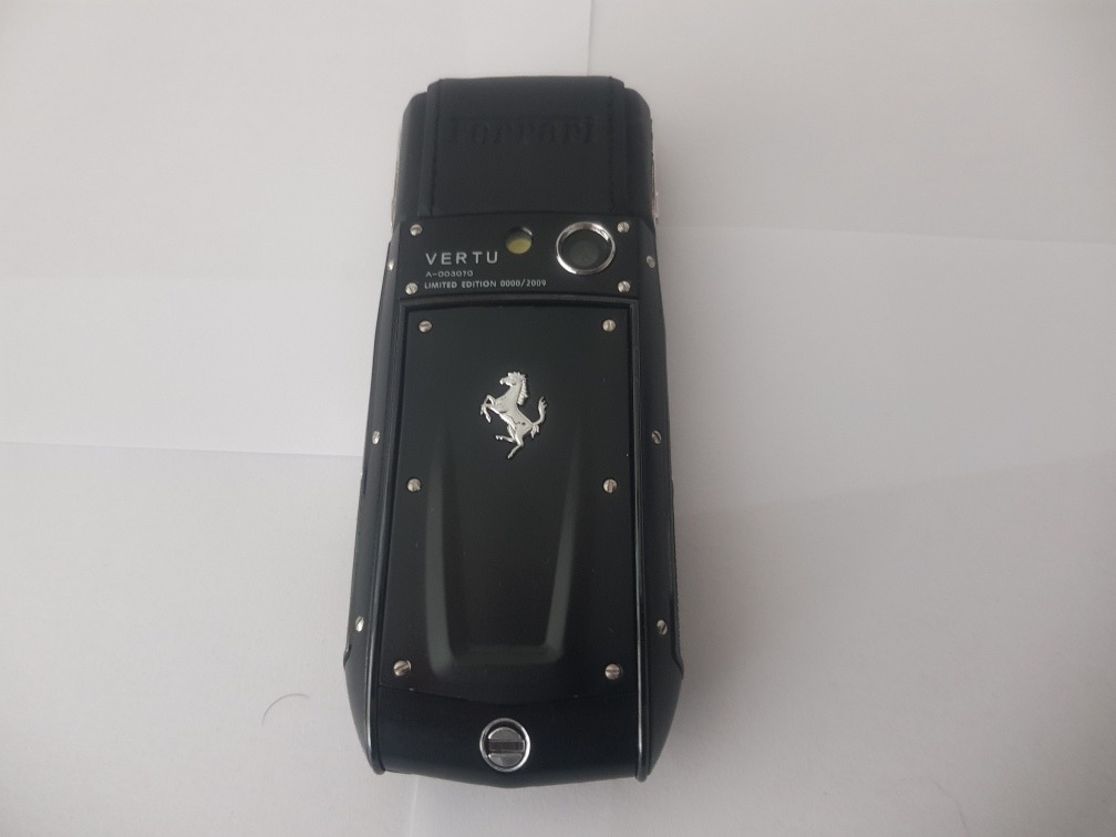 Vertu ferrari китайский