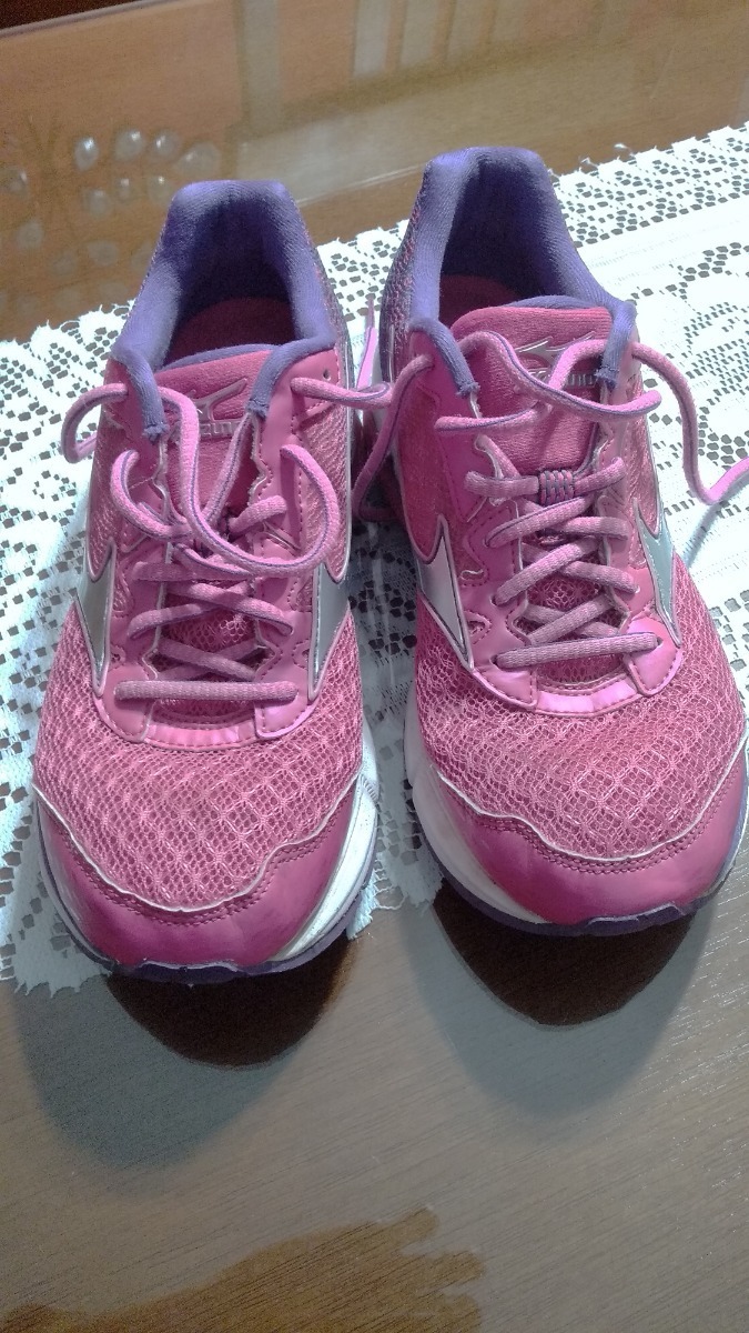championes mizuno