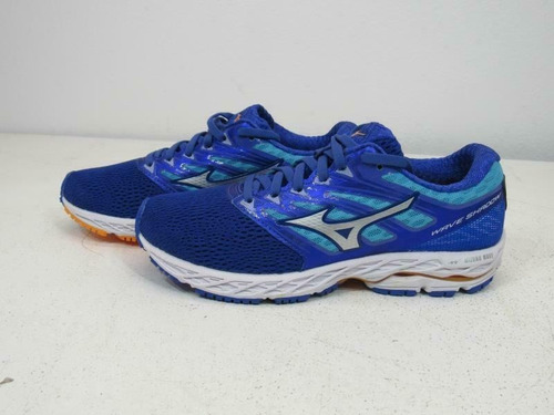 championes mizuno