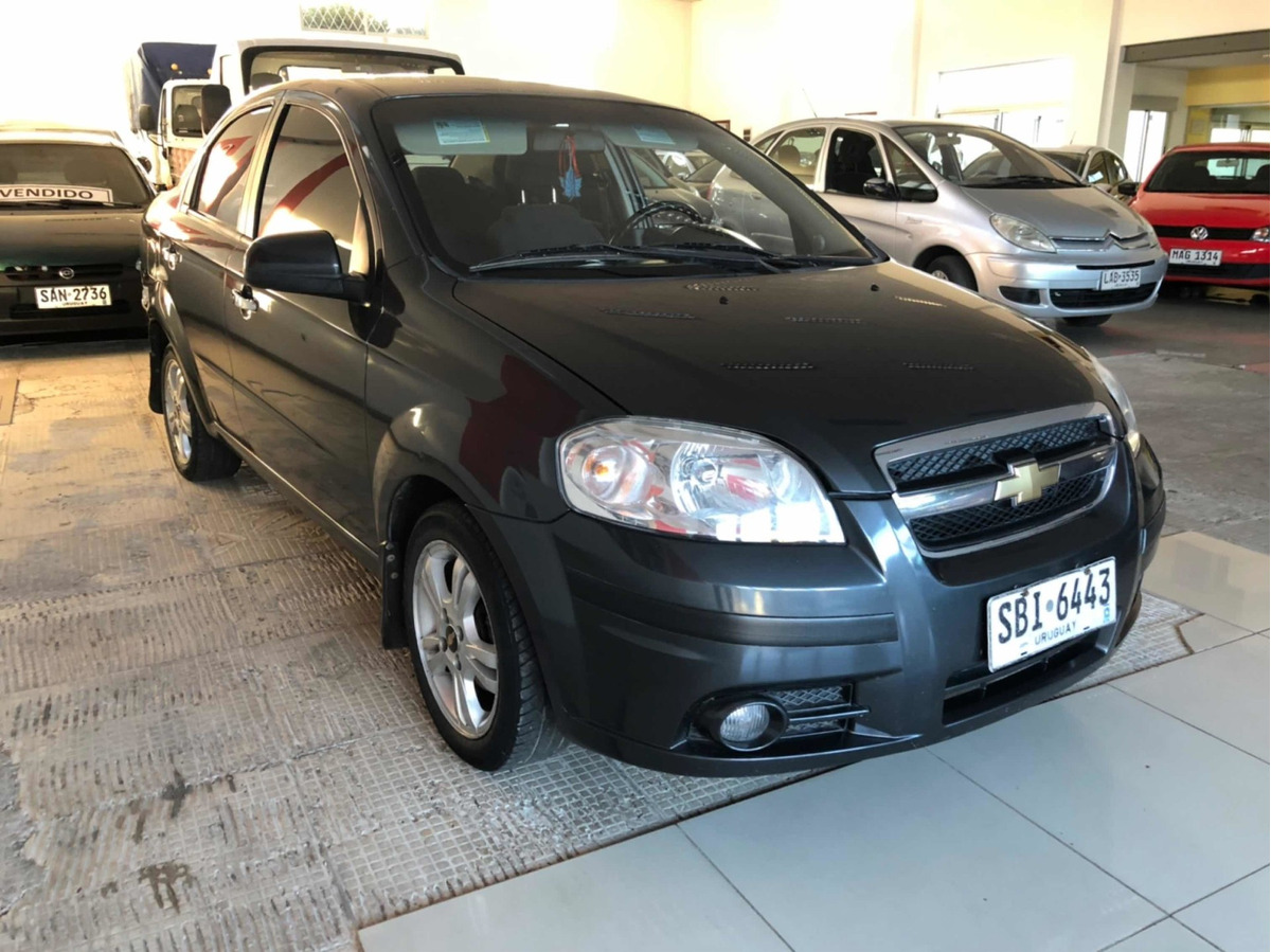 Chevrolet aveo 2010 год