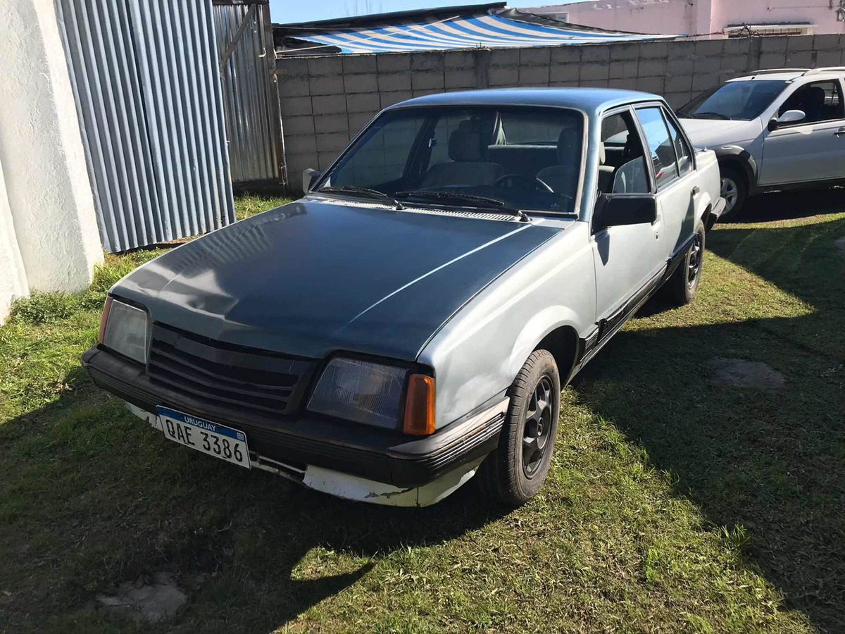 Chevrolet monza turbo