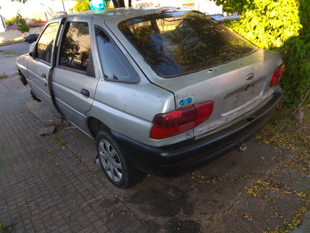 Ford escort 98