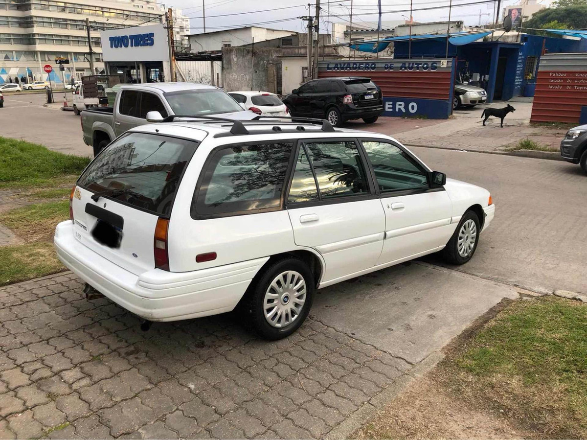 Ford escort lx