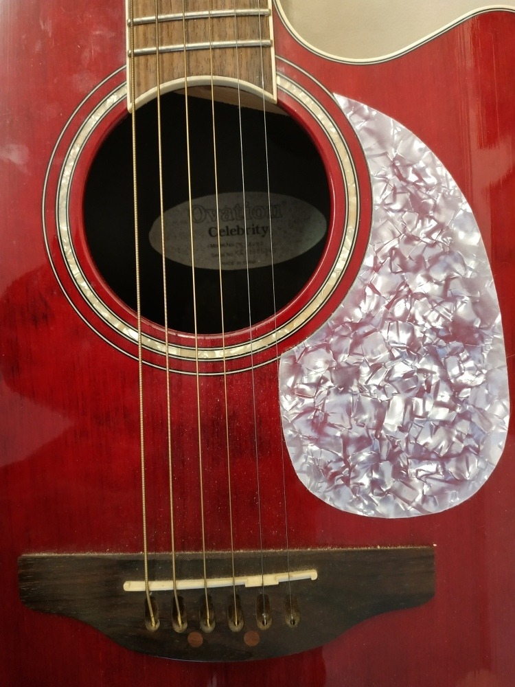 guitarra electroacustica ovation applause