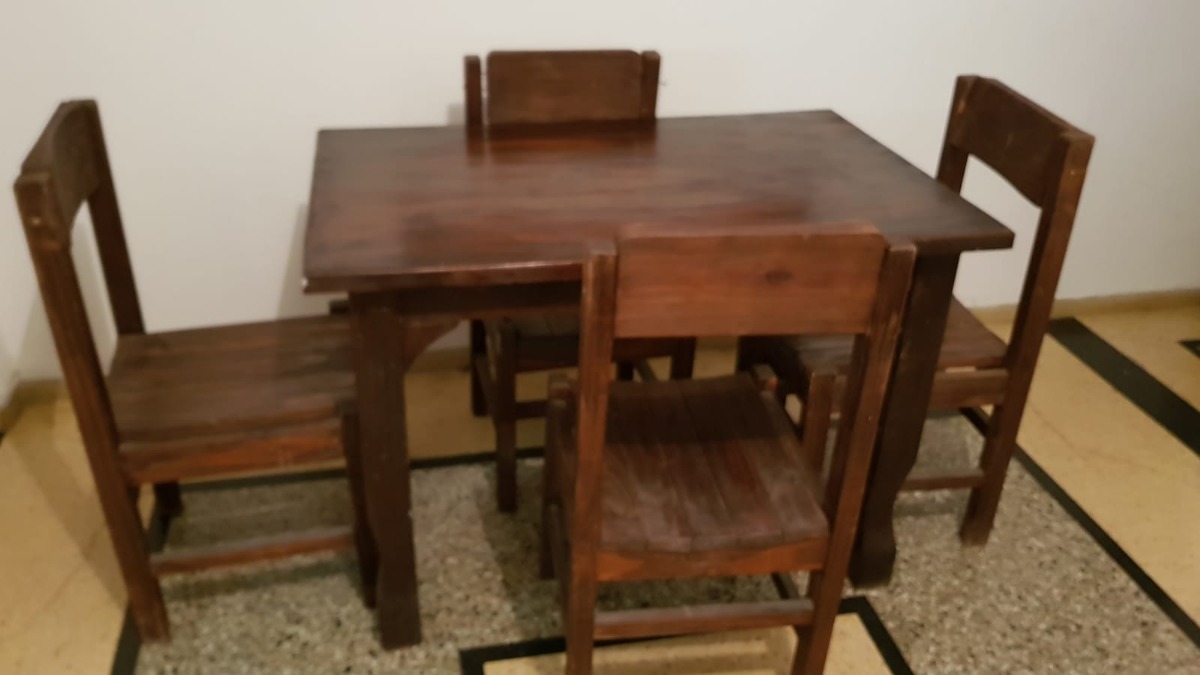 Juego De Comedor, Mesa Y 4 Sillas, En Buen Estado Y Barato - $ 3.100 ... Juego De Comedor, Mesa Y 4 Sillas, En Buen Estado Y Barato - $ 3.100 ...