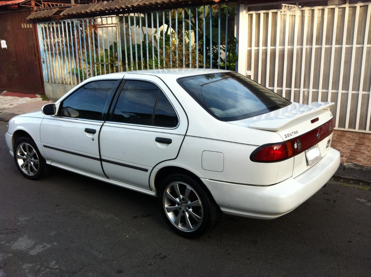 Nissan lucino 1997