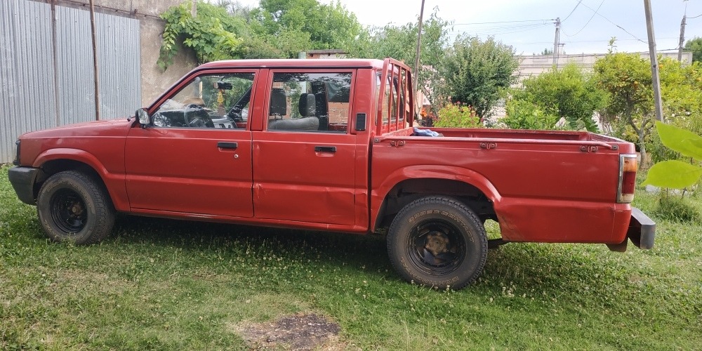 Фары mazda b2500