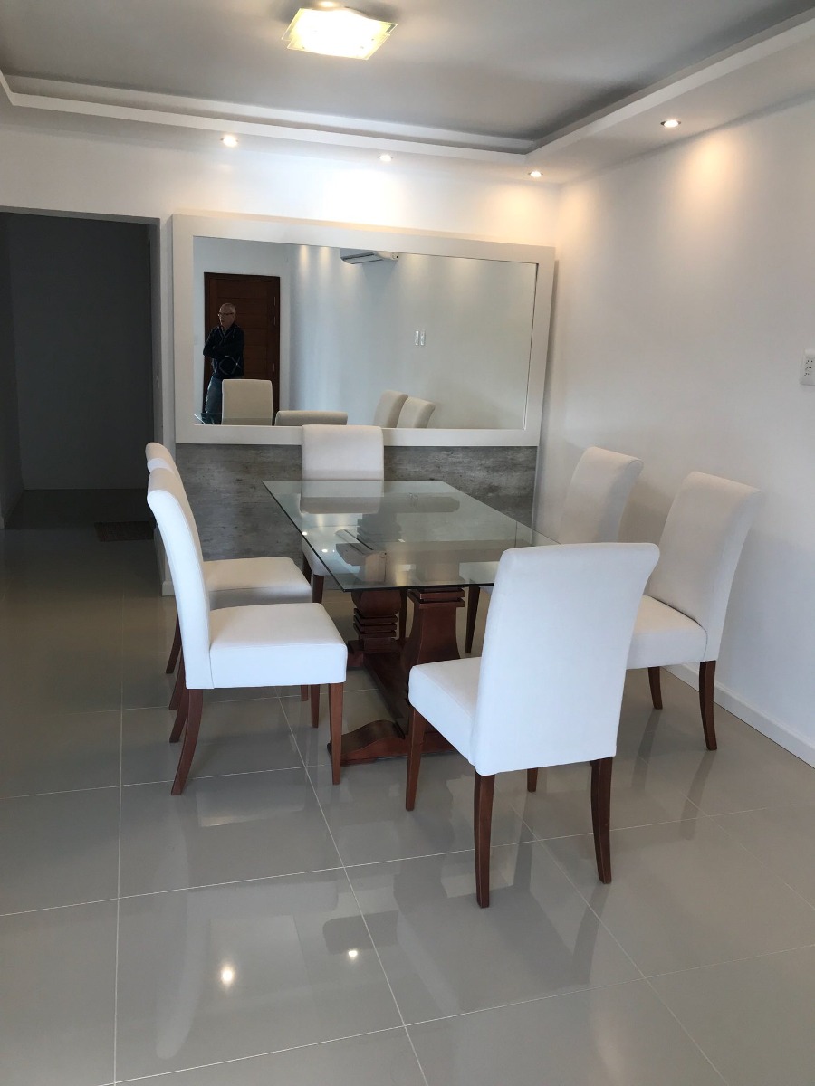 Mesa De Comedor Rustica Con Vidrio Base En Cedro - $ 24.500,00 en