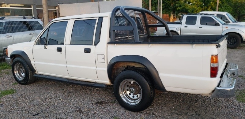 Mitsubishi l200 1996