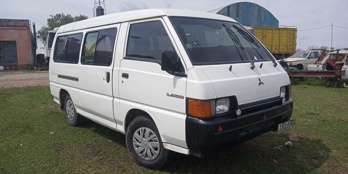 Mitsubishi L300 Minibus  U S 10 500 en Mercado Libre