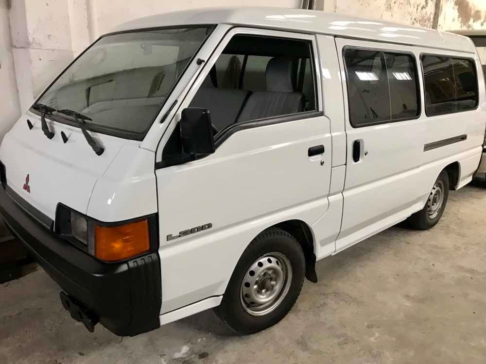 Mitsubishi L300 Minibus  Diesel 12 P U S 10 989 en 