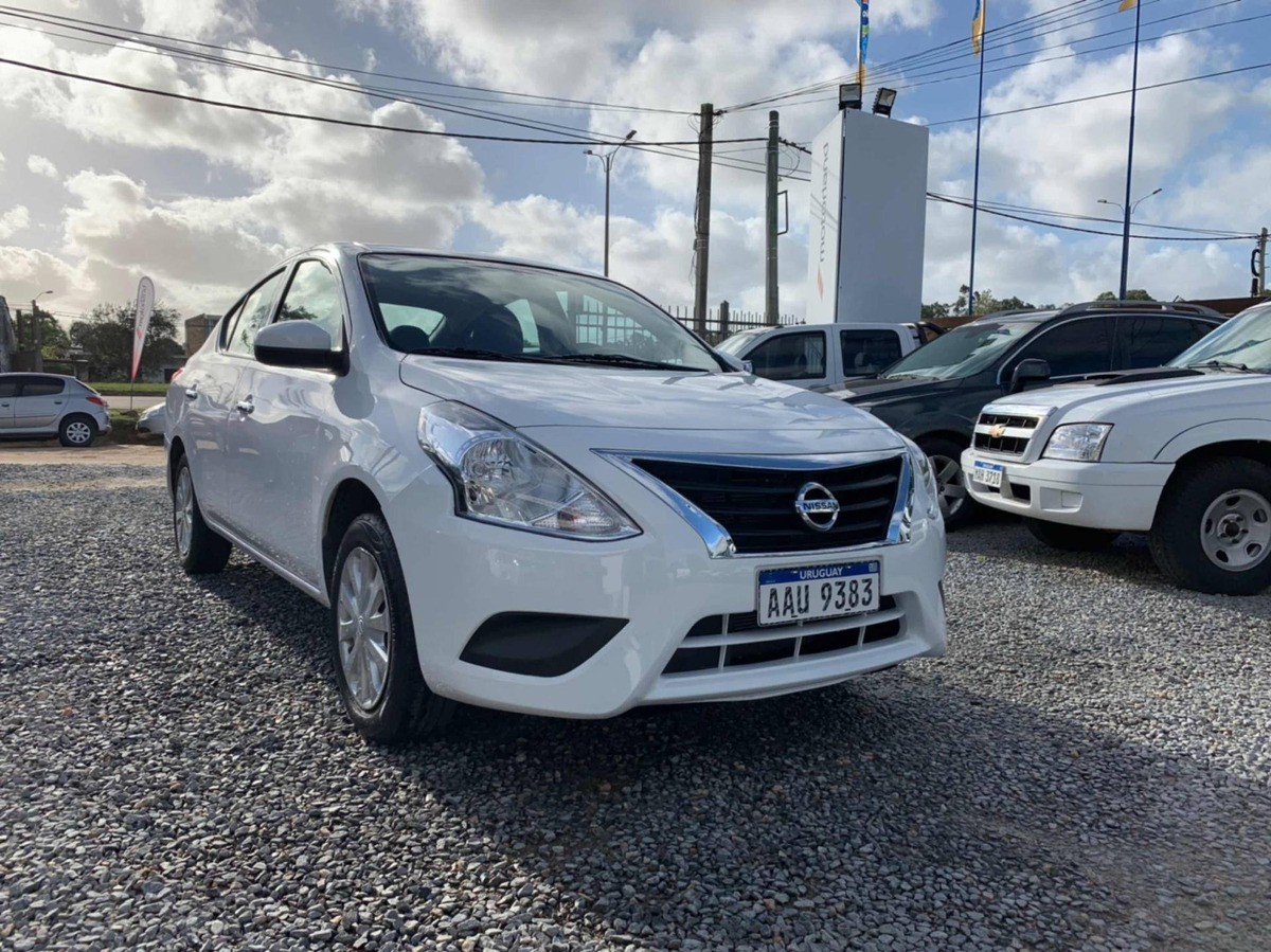 Nissan Versa 1 6 Advance 2017 Pto Financio 48 Cuotas U S 13 500 Nissan Versa 1 6 Advance 2017 Pto Financio 48 Cuotas Cargando Zoom