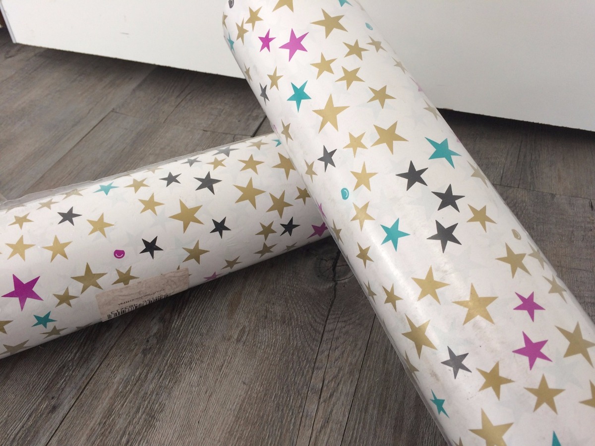 Papel Regalo En Bobina Diseño Stars Estrellas 0.40x100 M - $ 1.503,00