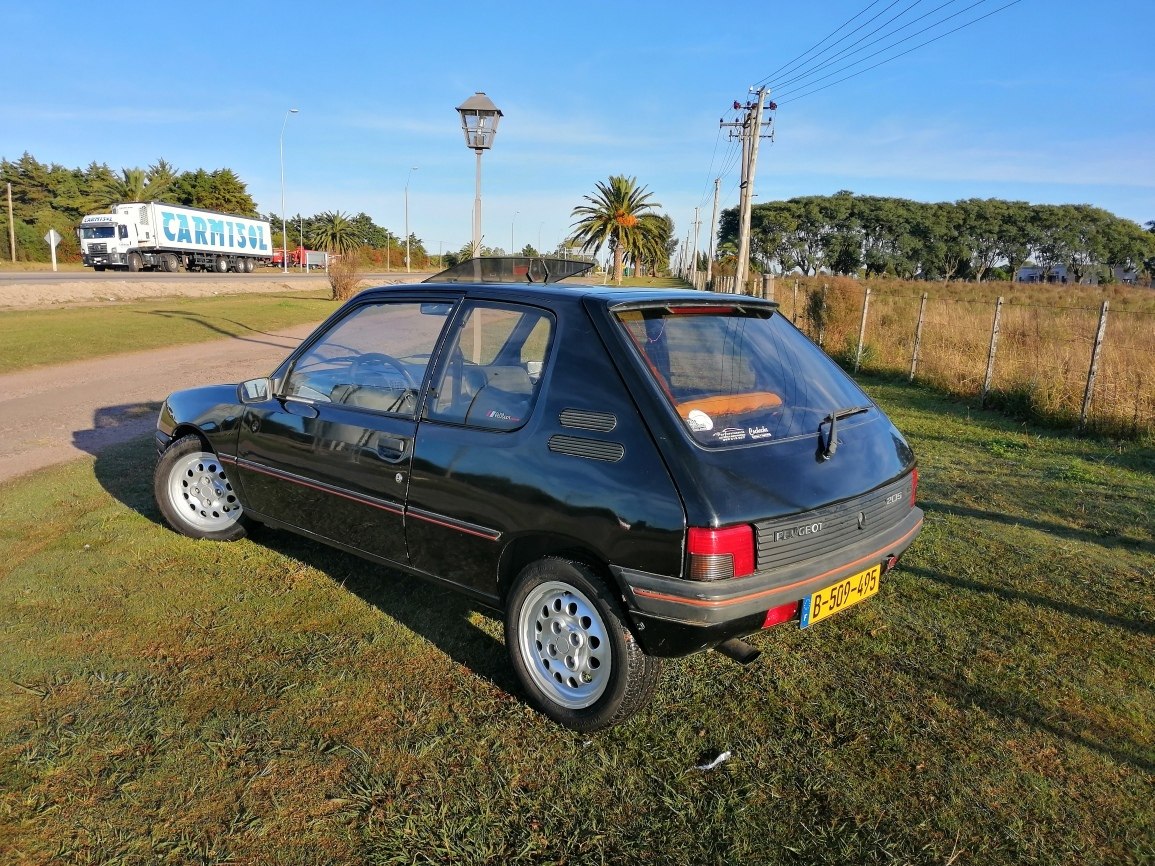 Peugeot 205 Xs 1.1 Techo Solar - U$S 4.800 en Mercado Libre