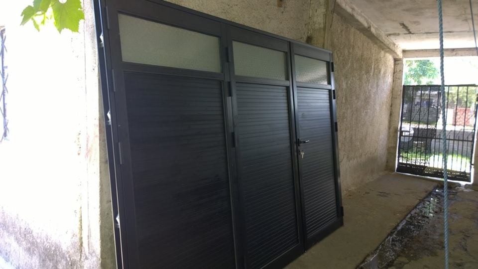 Portones De Aluminio Para Garages Colocado - $ 39.990,00 en Mercado Libre