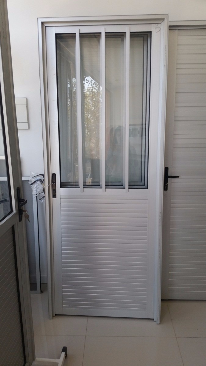 Puerta De Aluminio Serie 30 - $ 7.990,00 en Mercado Libre