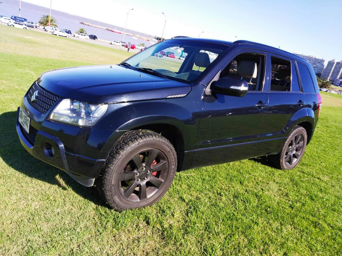 Suzuki grand vitara 2011