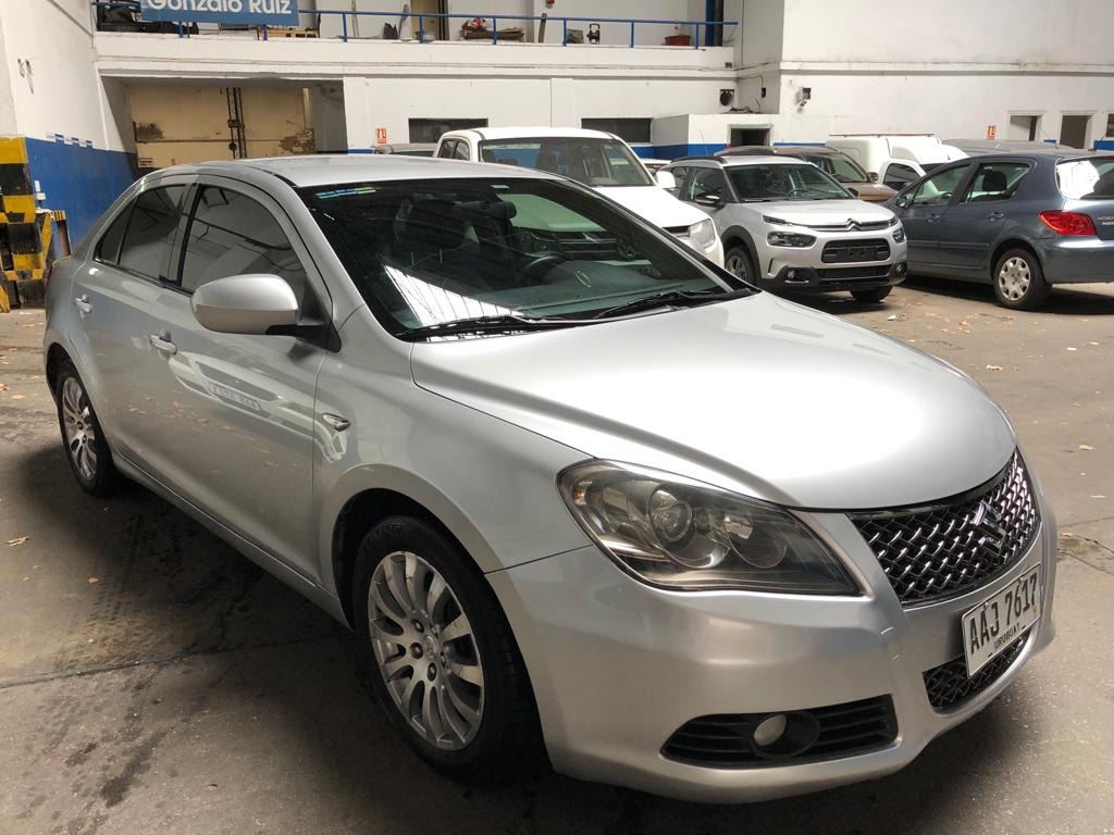 Suzuki kizashi салон