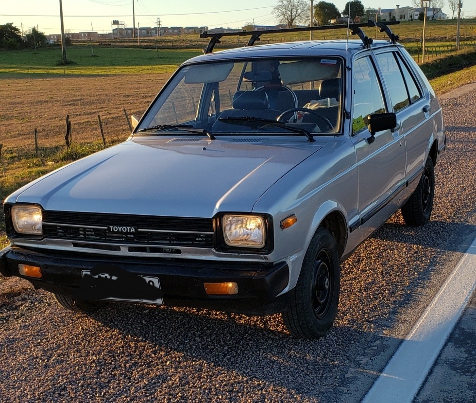 starlet toyota crema