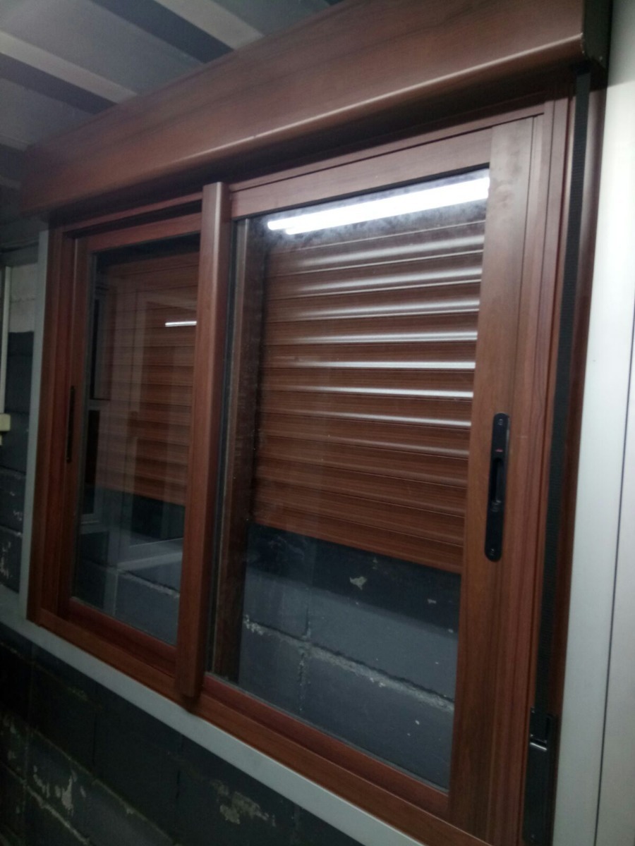 Ventana Corrediza Aluminio Imitación Madera - $ 1.100,00 en Mercado Libre