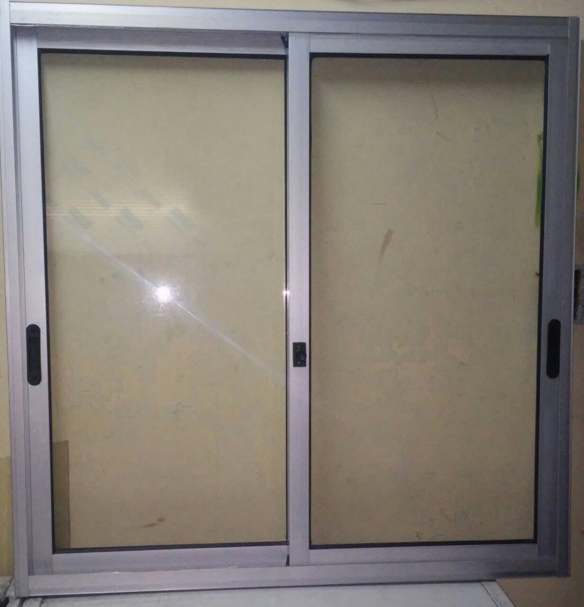 Ventana De Aluminio A Medida - $ 99,00 en Mercado Libre